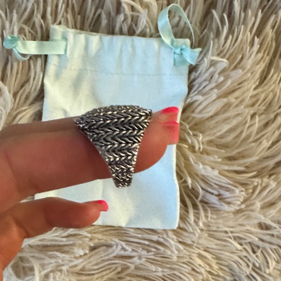 Premier Elegant Silver-Tone Statement Ring 💍 - Picture 3 of 4